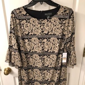 Gorgeous black and ivory lace bell sleeve dress
